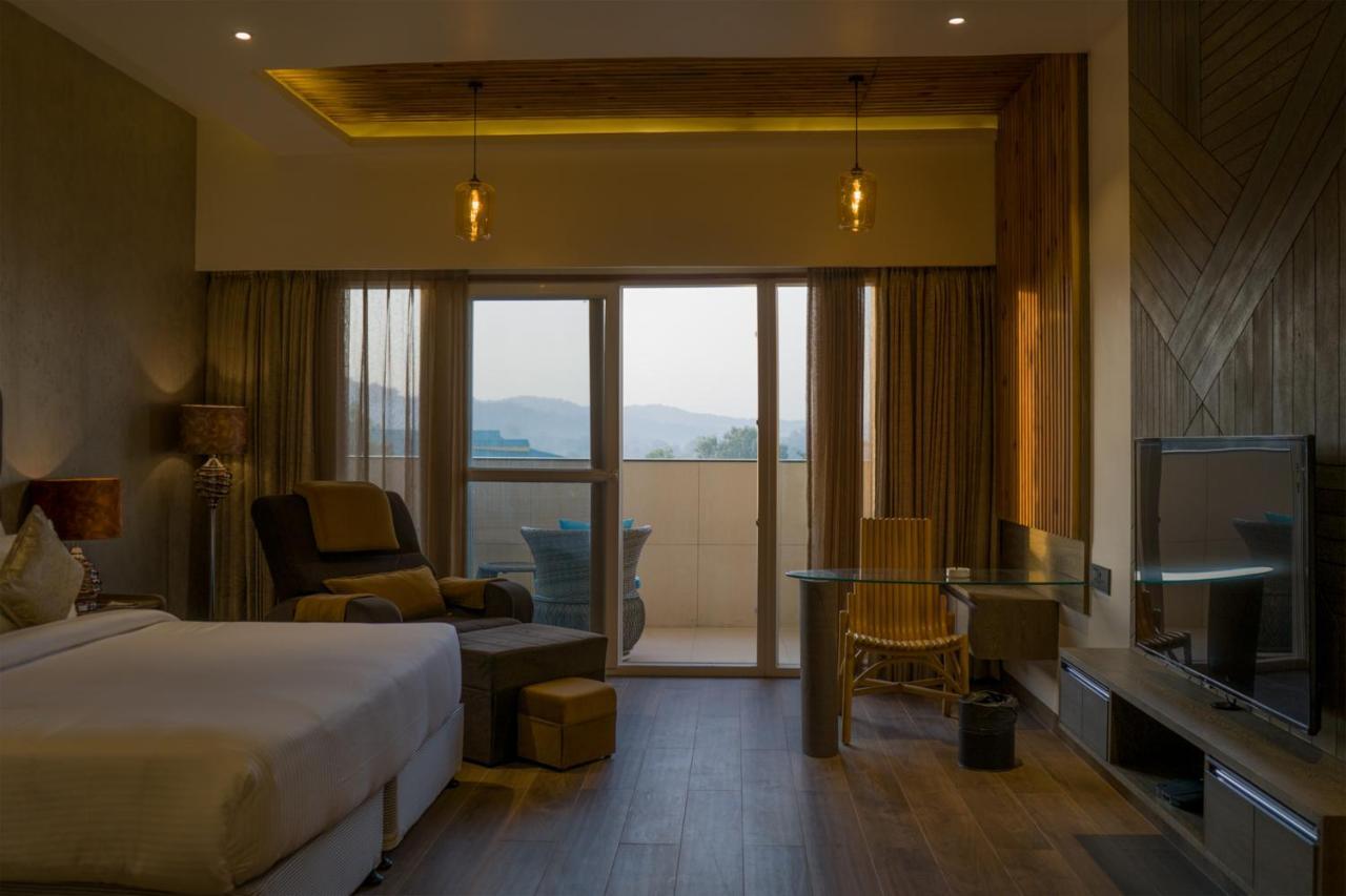 Clarks Inn Suites Kangra Exterior photo